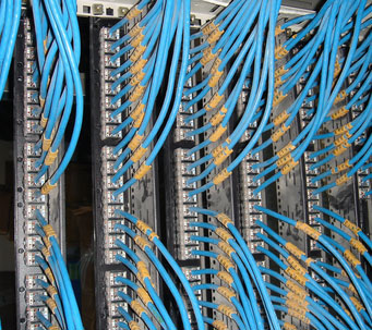 機房綜合布線系統(tǒng)、辦公樓綜合布線、廣州綜合布線公司、企業(yè)綜合布線
